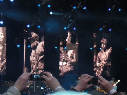 4684_87301521332_668696332_2372294_353443_n2 Oasis ripping up Heaton Park